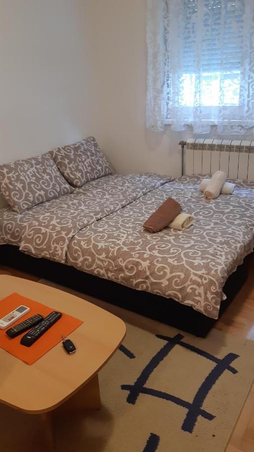 Sirmijum Hause Lägenhet Sremska Mitrovica Exteriör bild